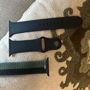 2 EUC/like new Apple Watch Bands. Sport band and sport loop.